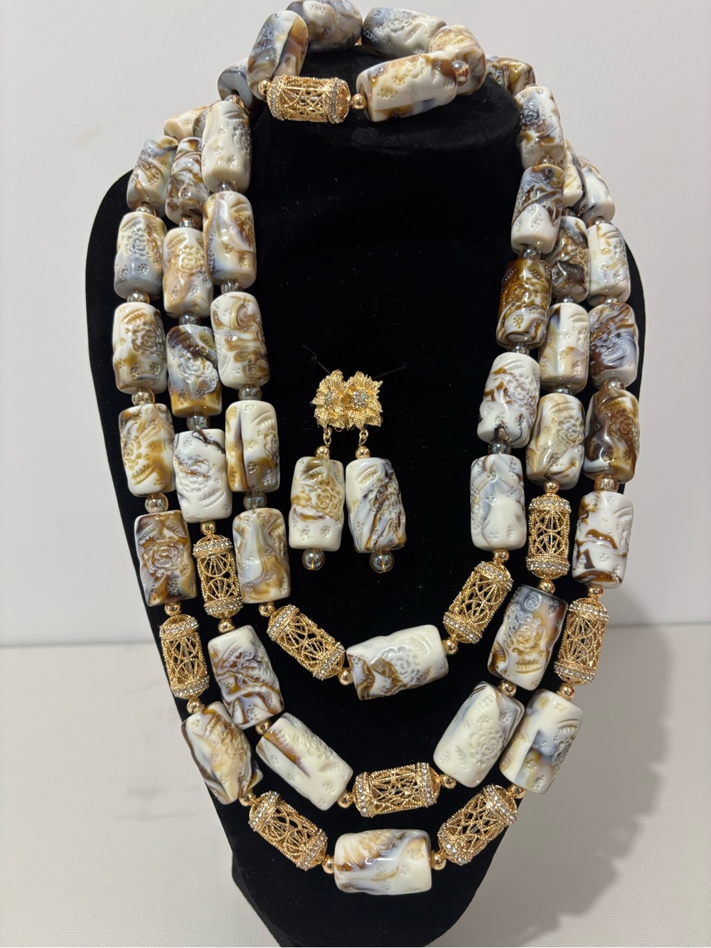 Elegant Gold and Cream Beaded Statement Necklace Set